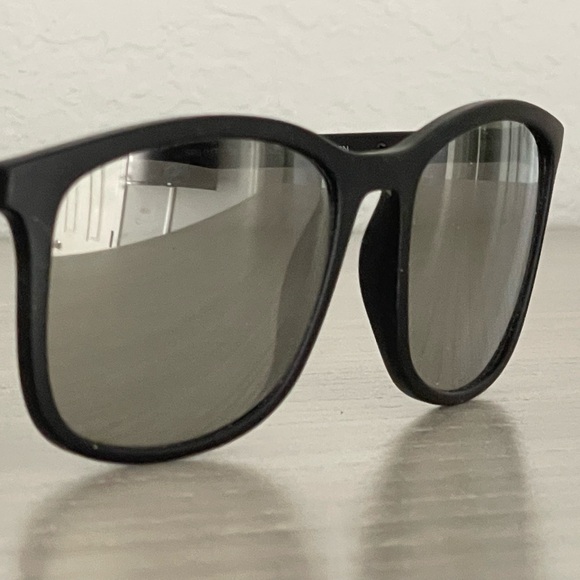 Men’s Prada SPS 01T sunglasses - Picture 3 of 6